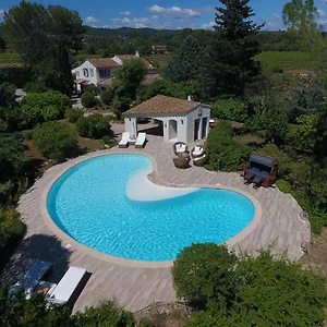 https://l-esmerand.fr-provencehotel.com